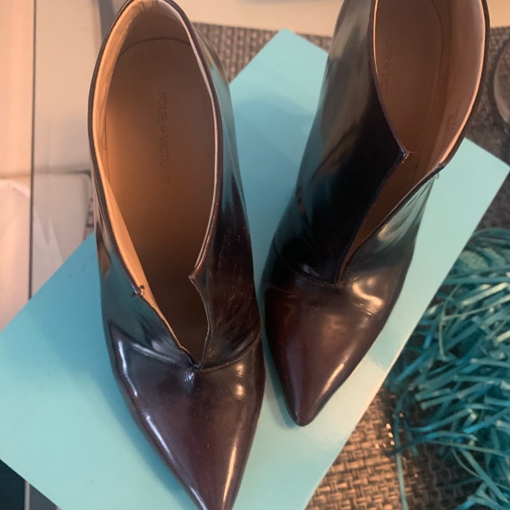 Absolutely stunning Leather stiletto heel booties
